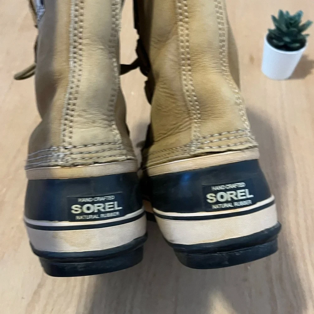 Sorel Cariboo Tan Leather Winter Boots - Picture 5 of 9